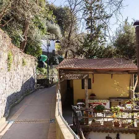 Estate4home - Casa Satriano Lägenhet *