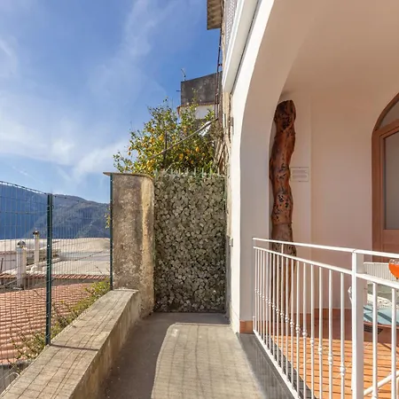 Estate4home - Casa Satriano 아파트 *